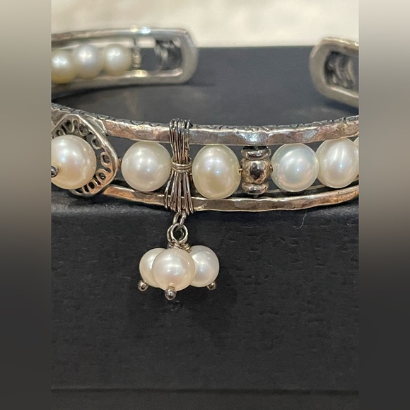 Silpada 925 Sterling Silver Cuff Bracelet surrounded  with Pearls - Picture 7 of 7